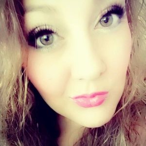 Meet your Posher, Melanie